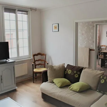 Gite Coucy-Les-Eppes, 6 Pieces, 10 Personnes - Fr-1-532-6 Holiday home