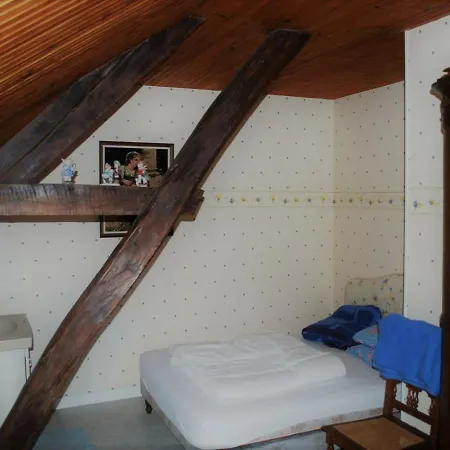 Gite Coucy-Les-Eppes, 6 Pieces, 10 Personnes - Fr-1-532-6 Holiday home